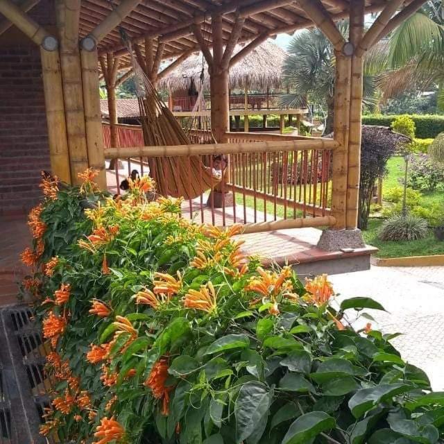 Finca Hotel El Diamante Calarcá Eksteriør bilde
